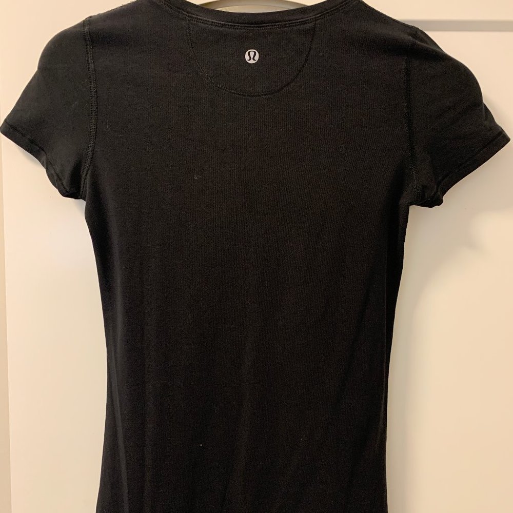 Lulemon Black T-shirt 2